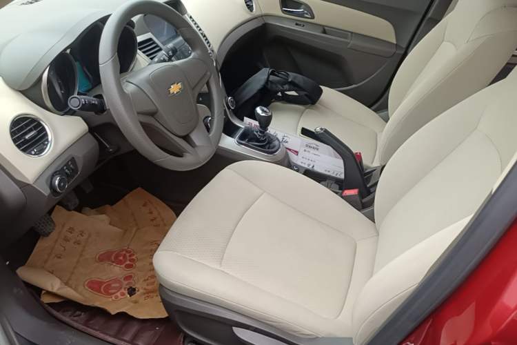 Used Chevrolet Cruze 2015 1.5L Classic SL MT Left Front Seat