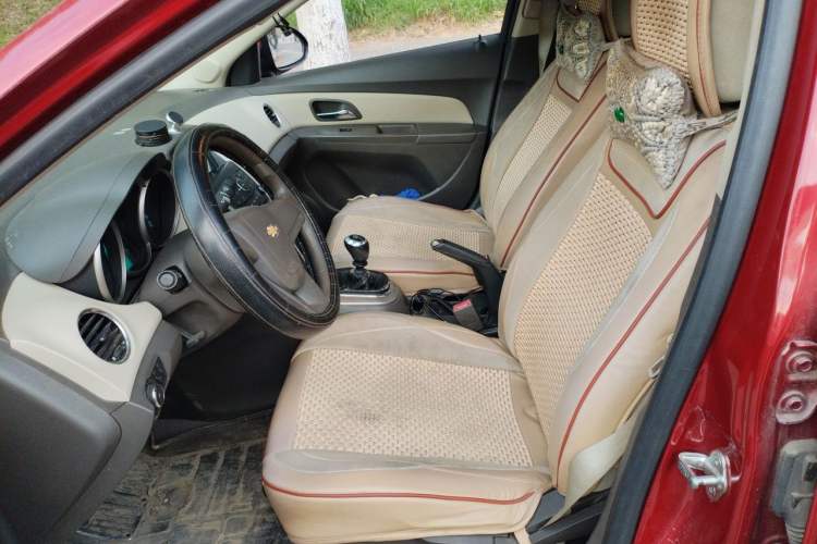 Used Chevrolet Cruze 2015 1.5L Classic SL MT Left Front Seat
