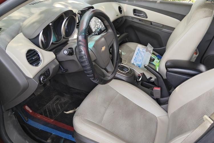 Used Chevrolet Cruze 2015 1.5L Classic SE AT Left Front Seat