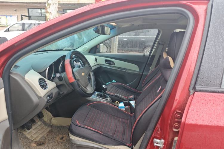 Used Chevrolet Cruze 2015 1.5L Classic SE MT Left Front Seat