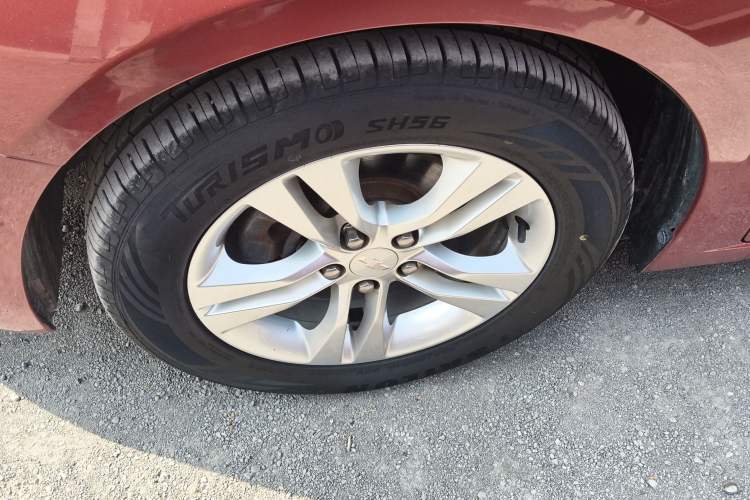 Used Chevrolet Cruze 2015 1.5L Classic SE MT Left Front Wheel Hub