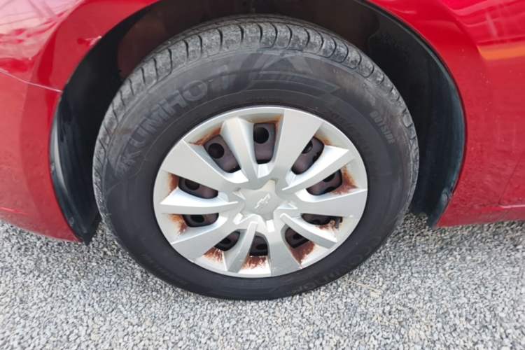 Used Chevrolet Cruze 2015 1.5L Classic SL MT Left Front Wheel Hub