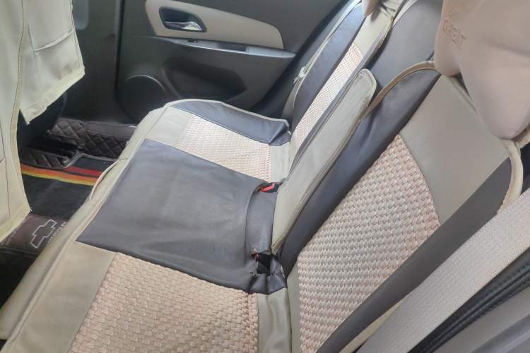 Used Chevrolet Cruze 2015 1.5L Classic SE AT Left Rear Seat