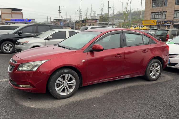 Used Chevrolet Cruze 2015 1.5L Classic SE MT Left Side
