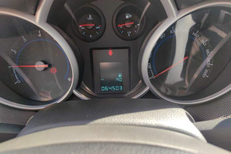 Used Chevrolet Cruze 2015 Hatchback 1.6L Manual Comfort Edition Odometer Close Up