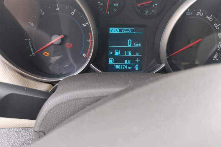 Used Chevrolet Cruze 2015 1.5L Classic SE MT Odometer Close Up