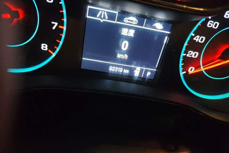 Used Chevrolet Cruze 2015 1.5L Automatic Luxury Edition Odometer Close Up