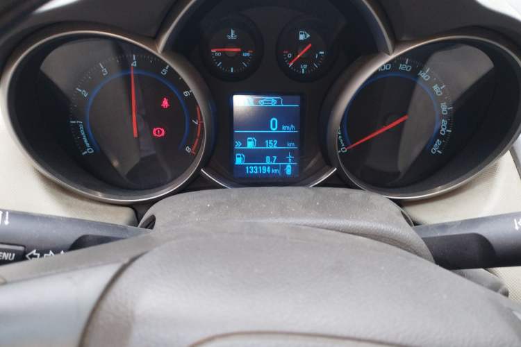 Used Chevrolet Cruze 2015 1.5L Classic SE MT Odometer Close Up