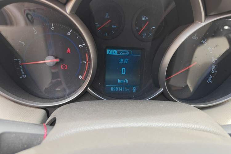 Used Chevrolet Cruze 2015 1.5L Classic SE MT Odometer Close Up