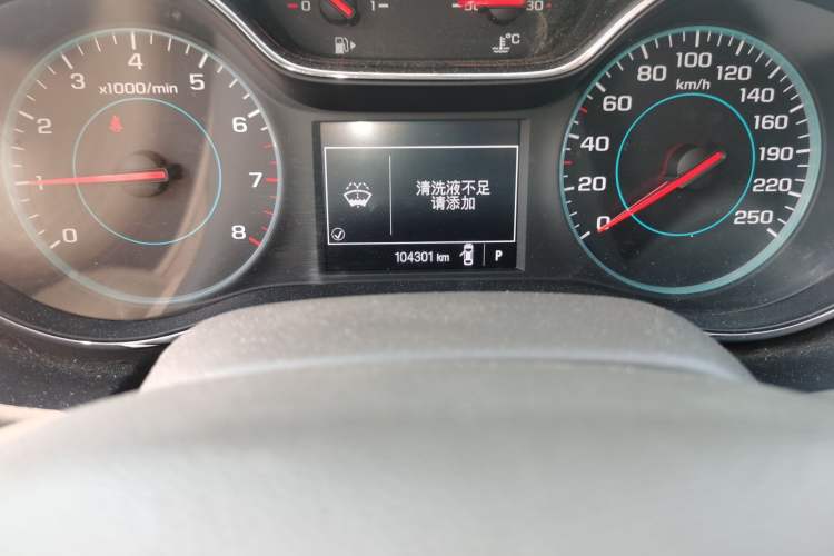 Used Chevrolet Cruze 2015 1.5L Automatic Fashion Navigation Edition Odometer Close Up