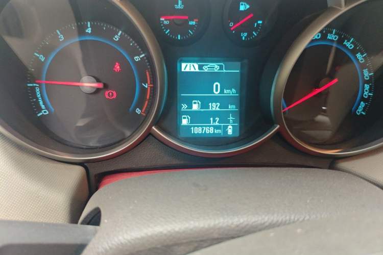 Used Chevrolet Cruze 2015 1.5L Classic SE MT Odometer Close Up