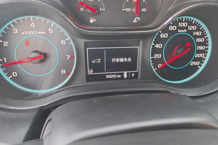 Used Chevrolet Cruze 2015 1.5L Automatic Luxury Edition Odometer Close Up
