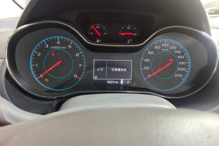 Used Chevrolet Cruze 2015 1.5L Automatic Fashion Navigation Edition Odometer Close Up