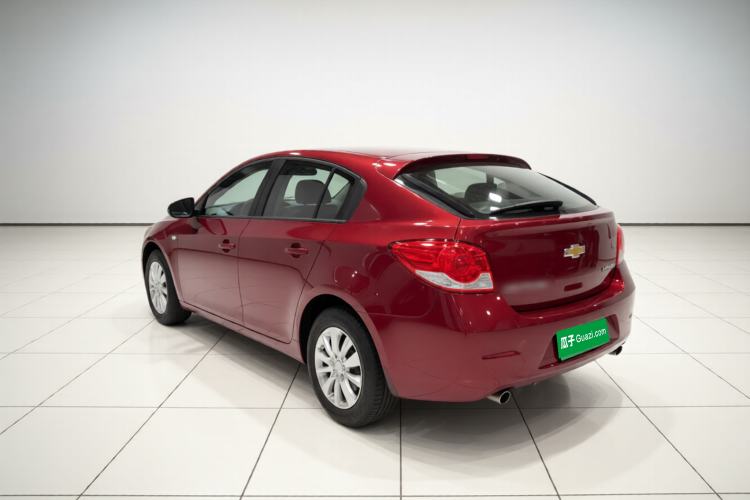 Used Chevrolet Cruze 2015 Hatchback 1.6L Manual Comfort Edition Rear Left 45 Deg