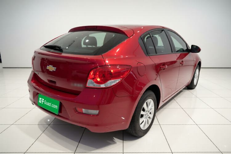 Used Chevrolet Cruze 2015 Hatchback 1.6L Manual Comfort Edition Rear Right 45 Deg