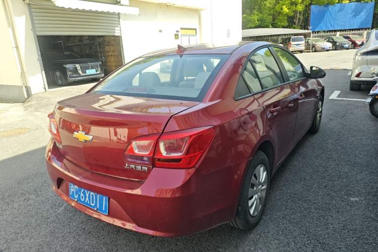 Used Chevrolet Cruze 2015 1.5L Classic SL MT Rear Right 45 Deg