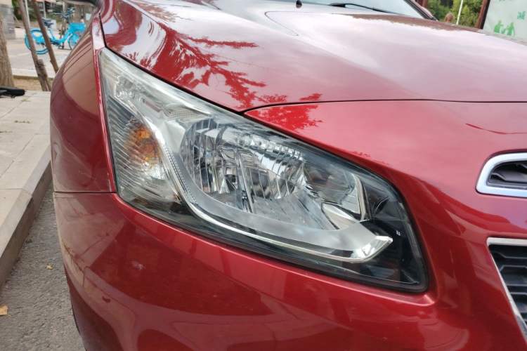Used Chevrolet Cruze 2015 1.5L Classic SE MT Right Front Headlight