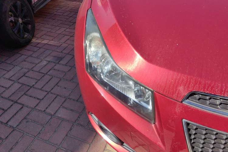Used Chevrolet Cruze 2015 Hatchback 1.6L Manual Comfort Edition Right Front Headlight
