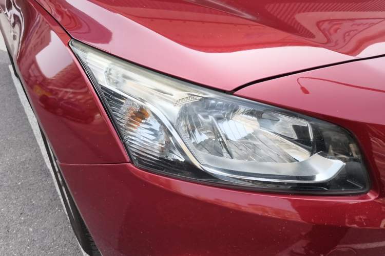 Used Chevrolet Cruze 2015 1.5L Classic SE MT Right Front Headlight