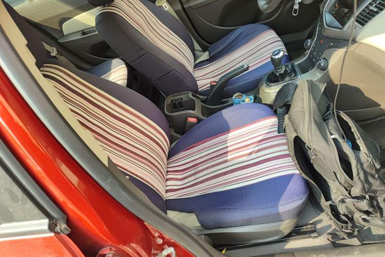 Used Chevrolet Cruze 2015 1.5L Classic SE MT Right Front Seat