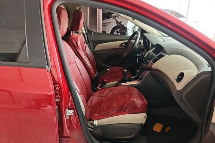 Used Chevrolet Cruze 2015 1.5L Classic SL MT Right Front Seat