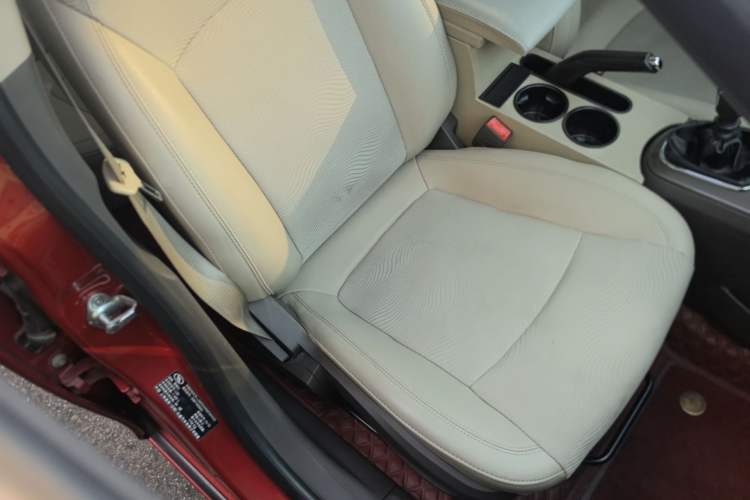 Used Chevrolet Cruze 2015 1.5L Classic SE MT Right Front Seat
