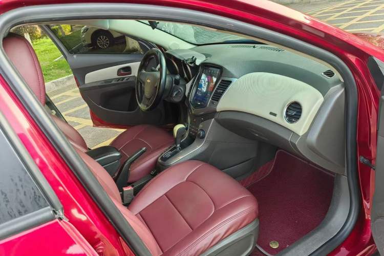 Used Chevrolet Cruze 2015 1.5L Classic SE AT Right Front Seat