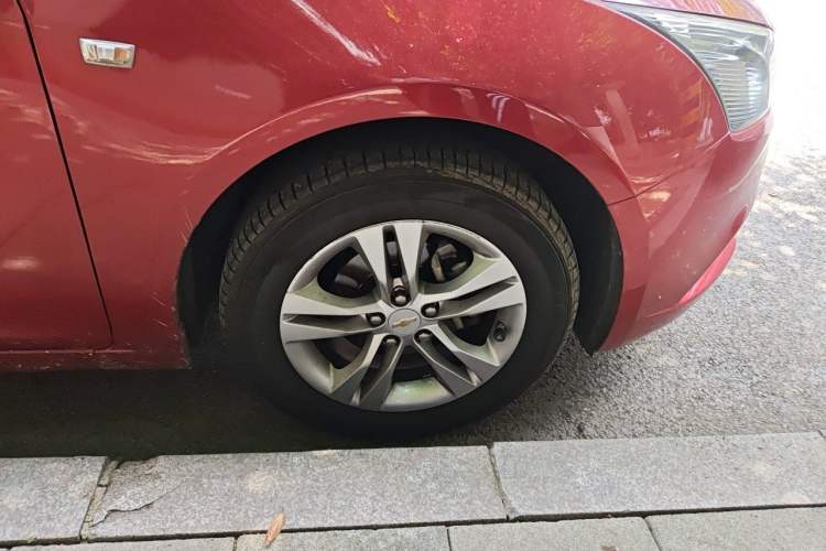 Used Chevrolet Cruze 2015 1.5L Classic SE AT Right Front Wheel Hub