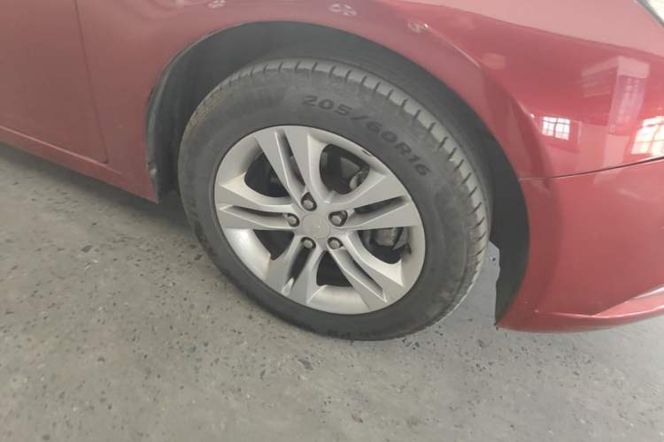 Used Chevrolet Cruze 2015 1.5L Classic SE AT Right Front Wheel Hub