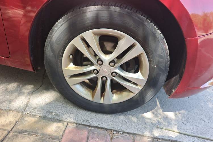 Used Chevrolet Cruze 2015 1.5L Classic SE AT Right Front Wheel Hub