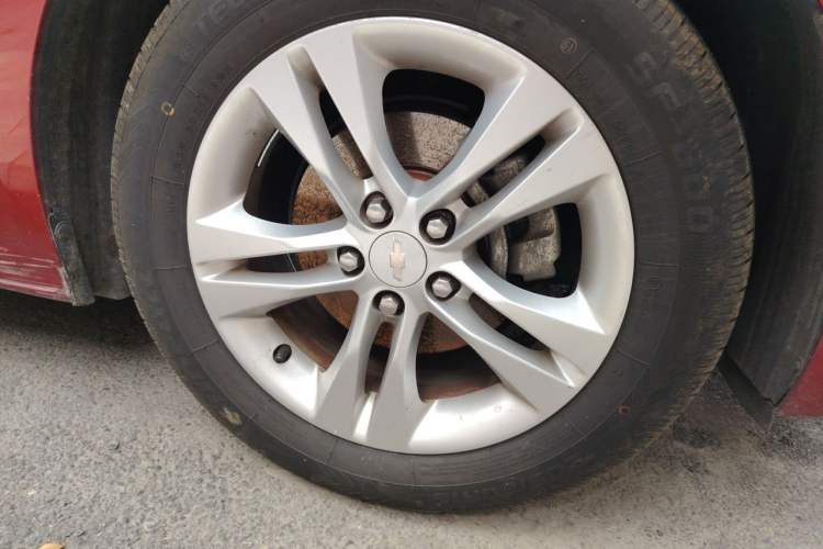 Used Chevrolet Cruze 2015 1.5L Classic SE MT Right Front Wheel Hub