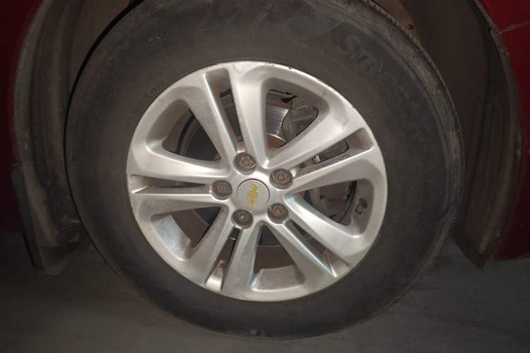 Used Chevrolet Cruze 2015 1.5L Classic SL MT Right Front Wheel Hub