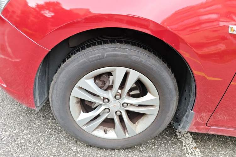 Used Chevrolet Cruze 2015 1.5L Classic SE AT Right Front Wheel Hub