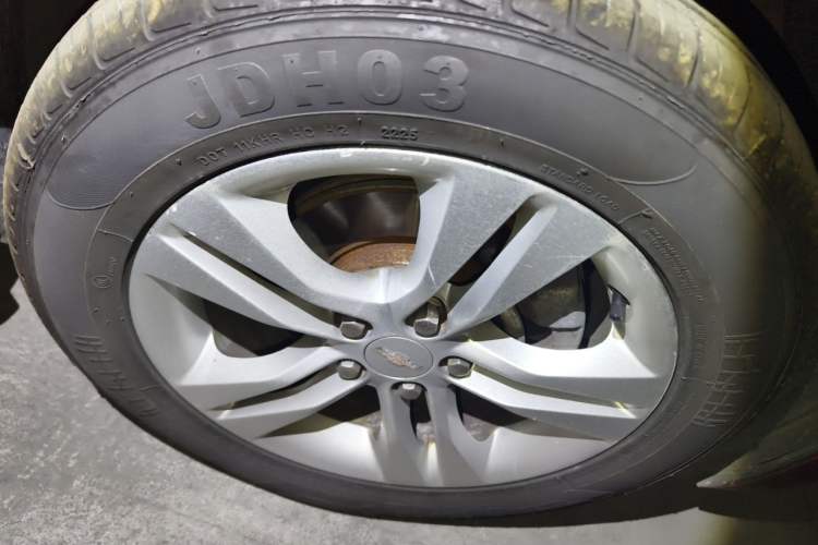 Used Chevrolet Cruze 2015 1.5L Classic SE AT Right Front Wheel Hub