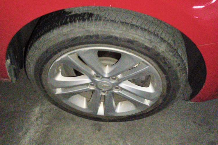 Used Chevrolet Cruze 2015 1.5L Automatic Luxury Edition Right Front Wheel Hub