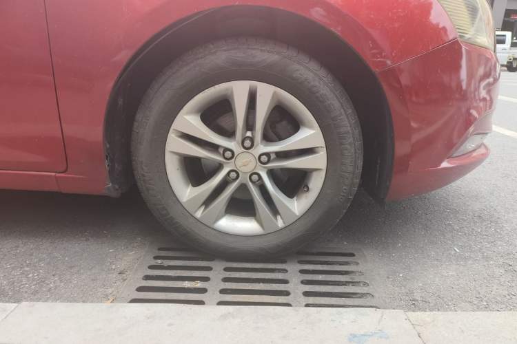 Used Chevrolet Cruze 2015 1.5L Classic SE AT Right Front Wheel Hub