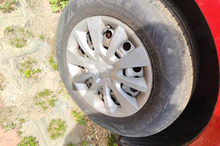 Used Chevrolet Cruze 2015 1.5L Classic SL MT Right Front Wheel Hub