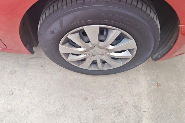 Used Chevrolet Cruze 2015 1.5L Classic SL MT Right Front Wheel Hub