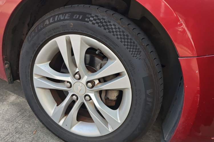 Used Chevrolet Cruze 2015 1.5L Classic SE AT Right Front Wheel Hub