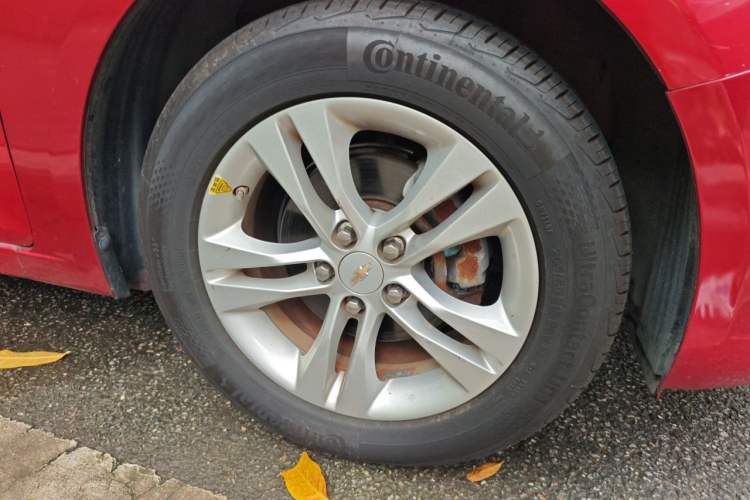 Used Chevrolet Cruze 2015 1.5L Classic SE AT Right Front Wheel Hub