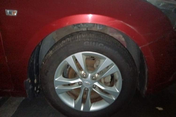 Used Chevrolet Cruze 2015 1.5L Classic SE MT Right Front Wheel Hub