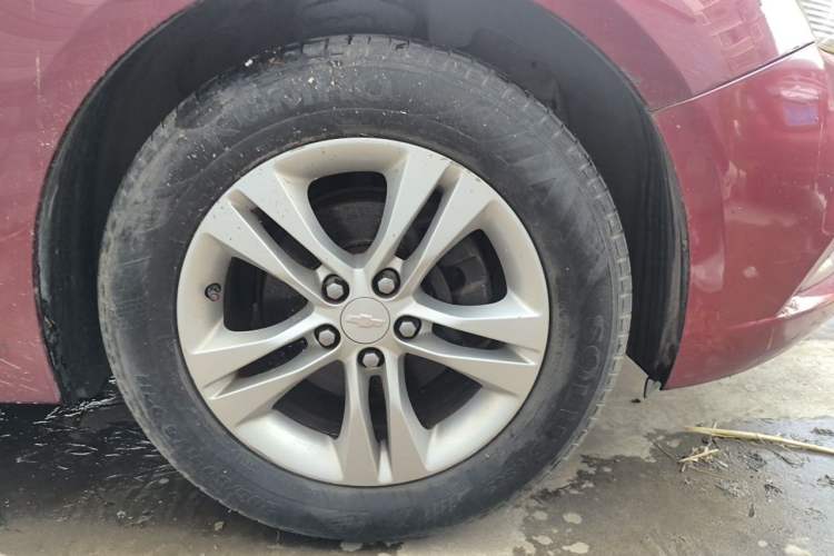 Used Chevrolet Cruze 2015 1.5L Classic SE MT Right Front Wheel Hub