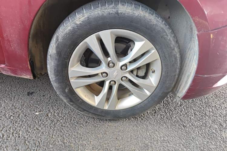 Used Chevrolet Cruze 2015 1.5L Classic SE AT Right Front Wheel Hub