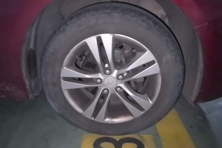 Used Chevrolet Cruze 2015 1.5L Classic SE MT Right Front Wheel Hub