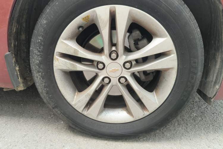 Used Chevrolet Cruze 2015 1.5L Classic SE AT Right Front Wheel Hub