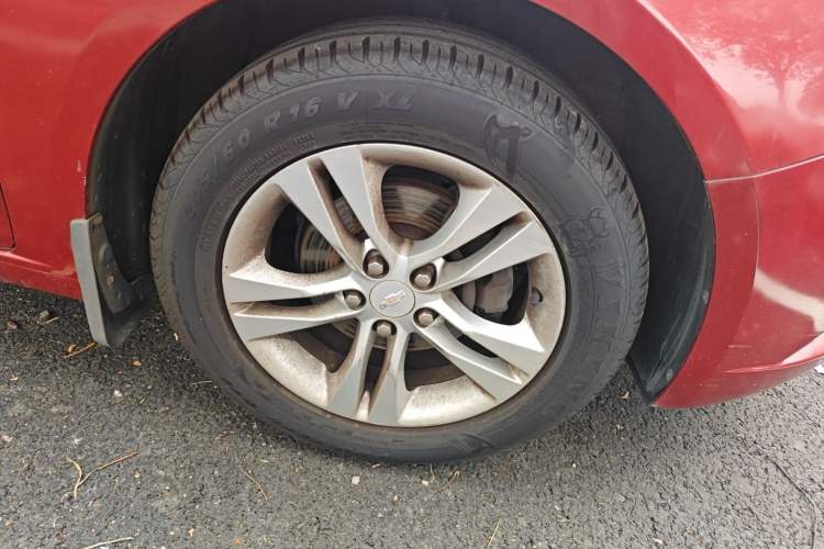 Used Chevrolet Cruze 2015 1.5L Classic SE MT Right Front Wheel Hub