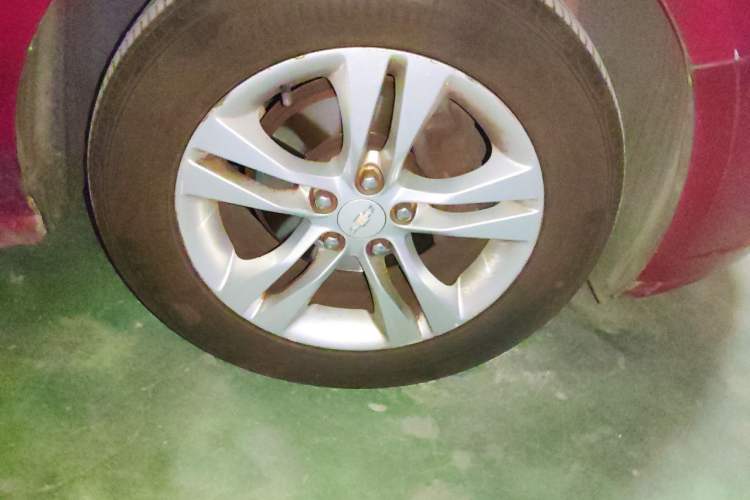 Used Chevrolet Cruze 2015 1.5L Classic SE AT Right Front Wheel Hub