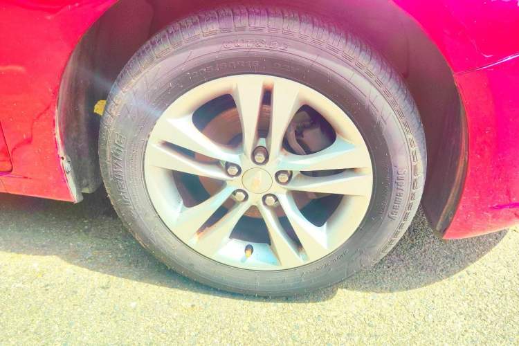 Used Chevrolet Cruze 2015 1.5L Classic SE AT Right Front Wheel Hub