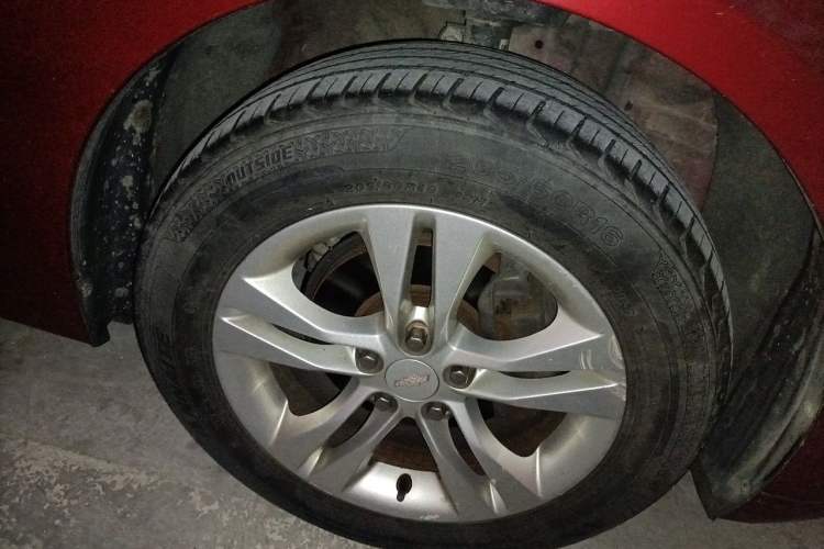 Used Chevrolet Cruze 2015 1.5L Classic SE MT Right Front Wheel Hub