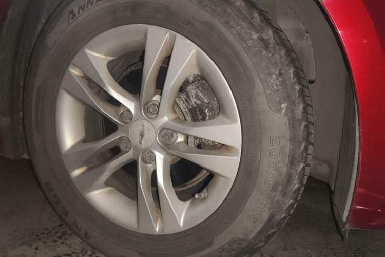 Used Chevrolet Cruze 2015 1.5L Classic SL MT Right Front Wheel Hub